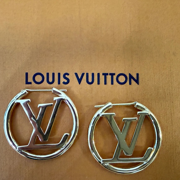 Louis Vuitton Louise Hoop Gold Tone Earrings - Picture 2 of 7